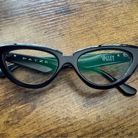 Valley Eyewear Dayze Black Cat-Eye Eyeglasses New with case sold out on site - Picture 2 of 7